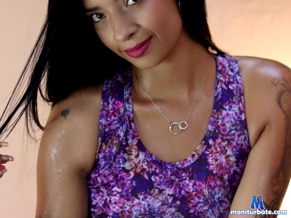 niajames camsoda livecam performer profile