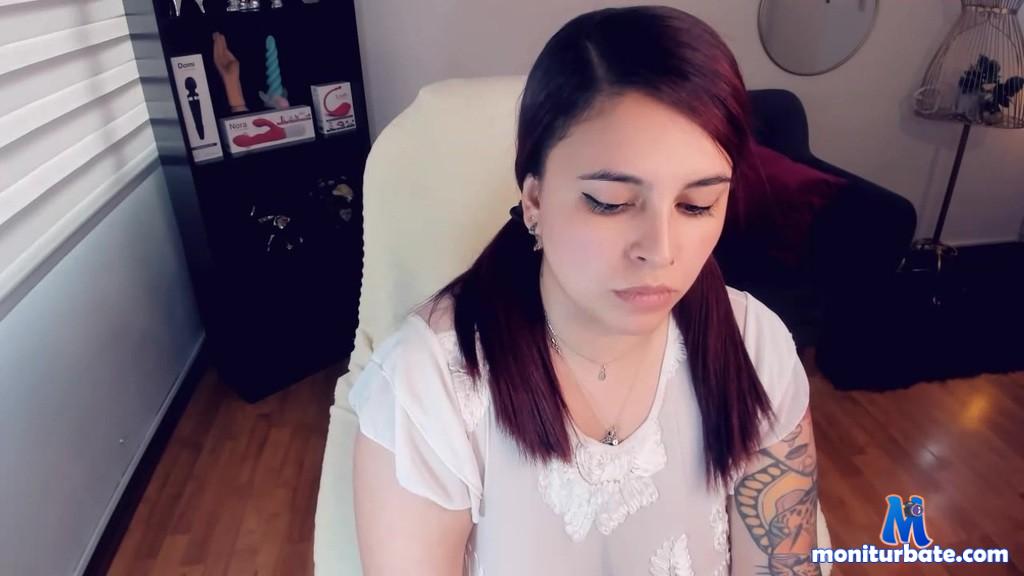 cheenoa camsoda livecam performer profile