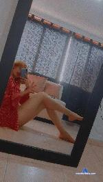 adrianaemergency Camsoda livecam show performer room profile