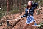 larasantoss Camsoda livecam show performer room profile