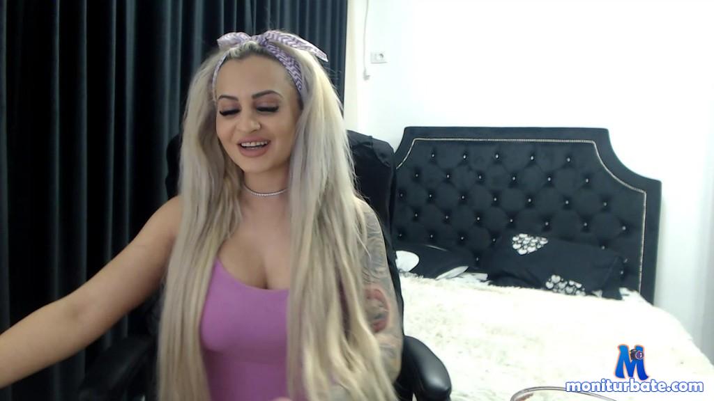 lovelyblondyxxx camsoda livecam performer profile