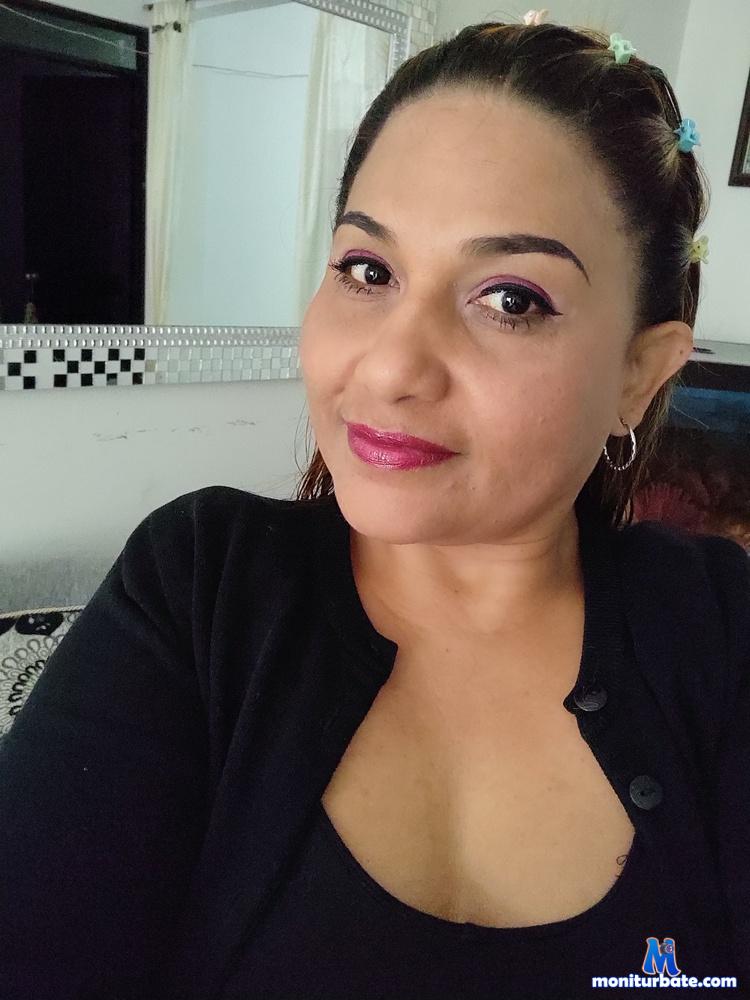hotmilfsquirt camsoda livecam performer profile