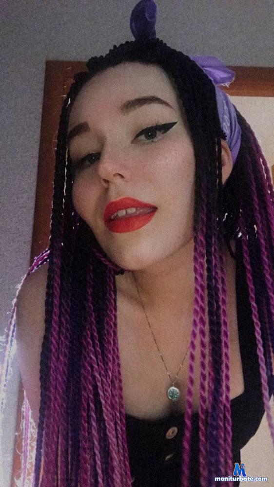 lisa-holt camsoda livecam performer profile