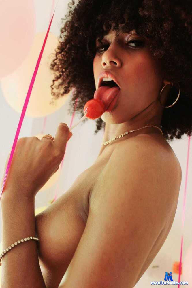 lorena-hawkins camsoda livecam performer profile