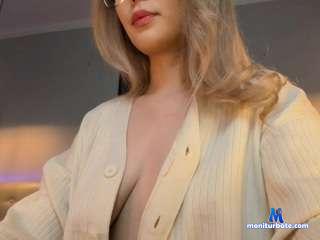 aya-moon camsoda livecam performer profile