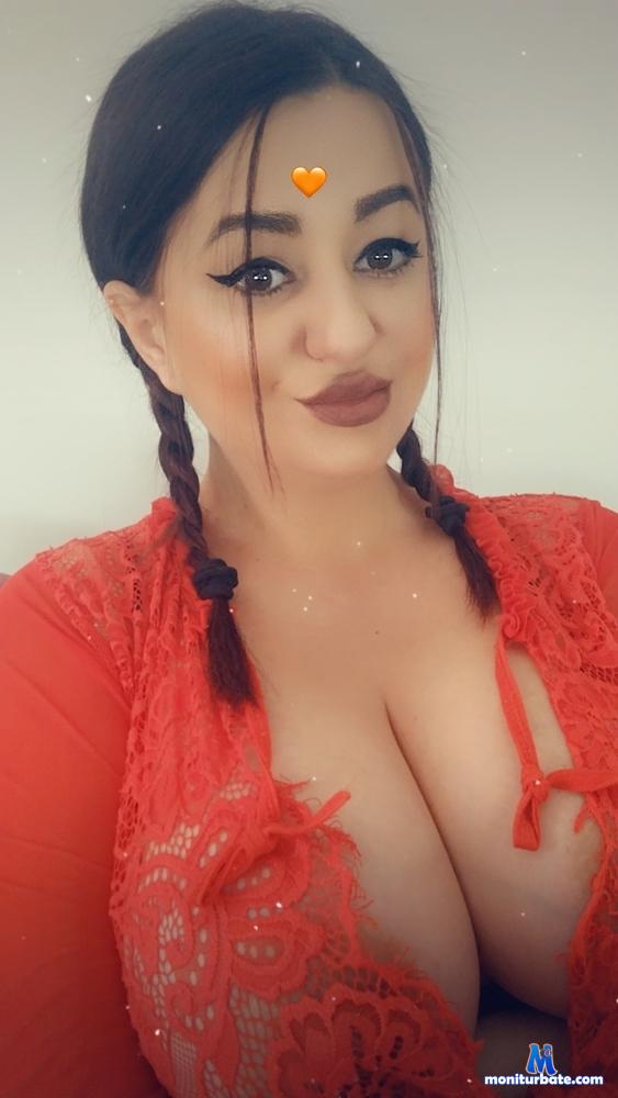 avaanne Camsoda performer 