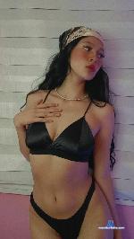 sweet-emiilyy Camsoda livecam show performer room profile