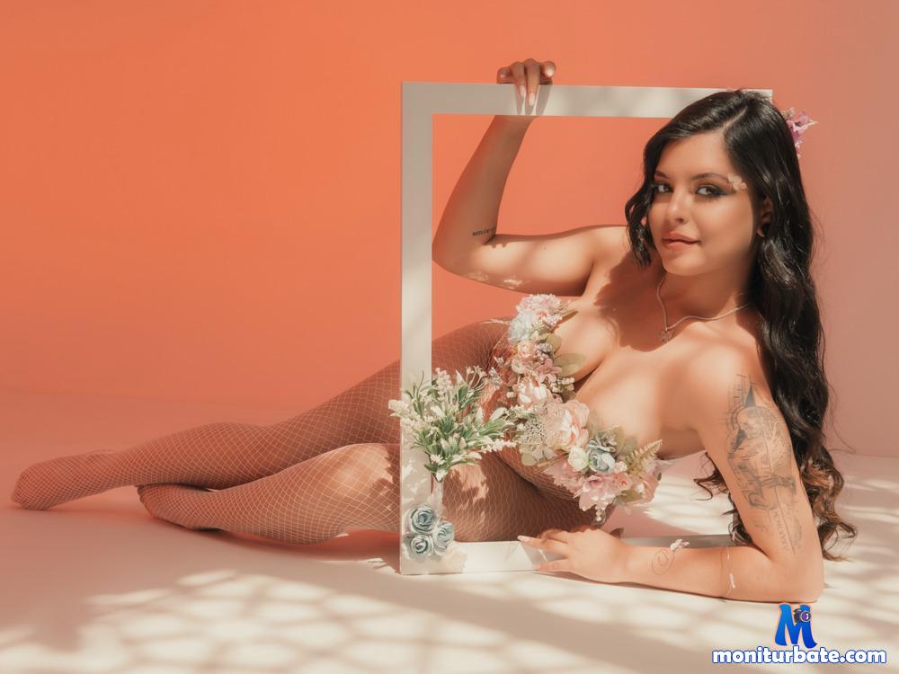 saradummont camsoda livecam performer profile
