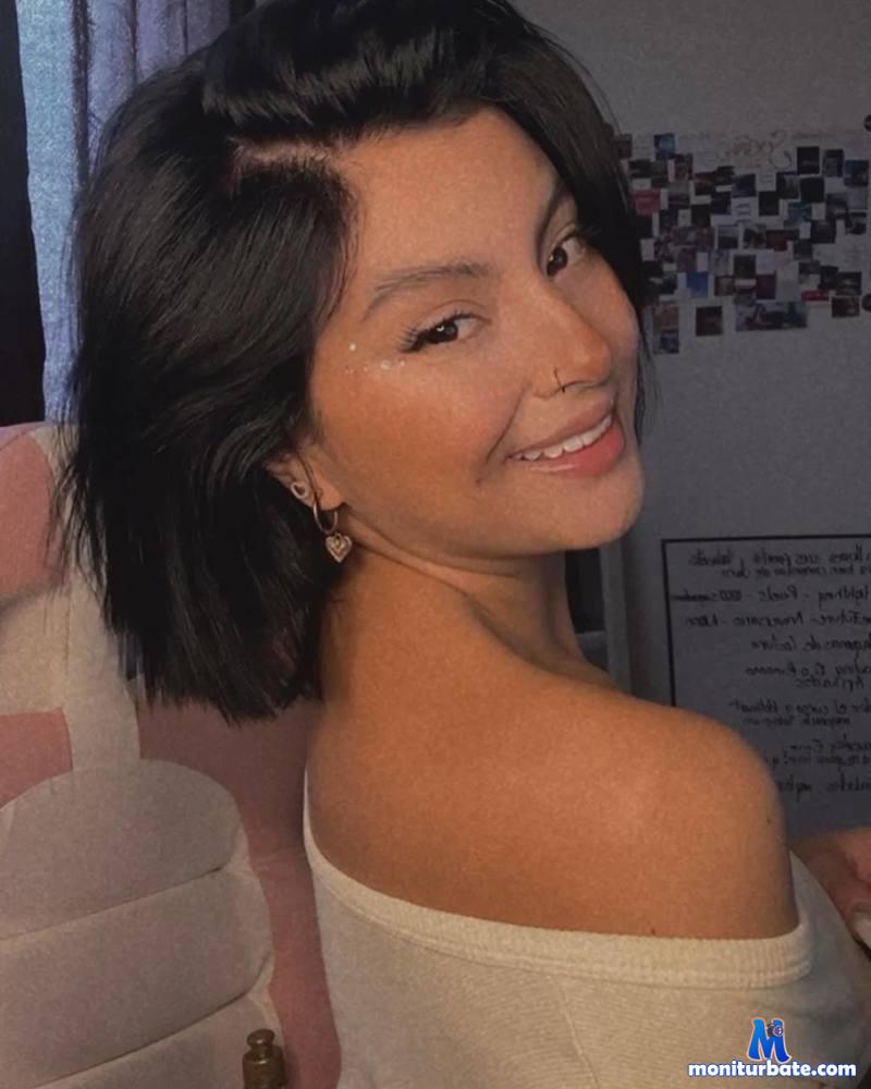 victoriaem camsoda livecam performer profile