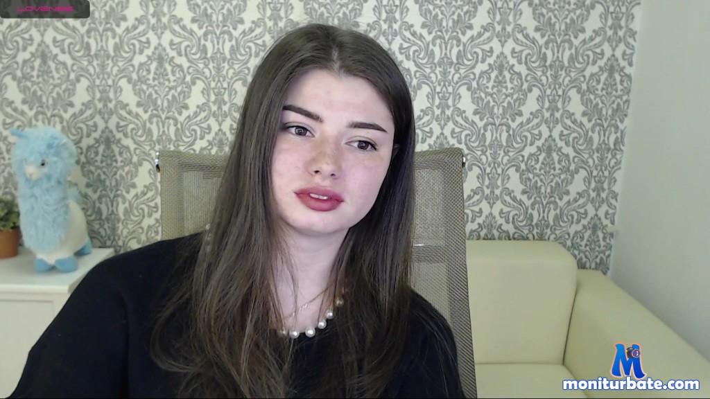 valeriastar Camsoda performer brunette feet teen nature 18 college