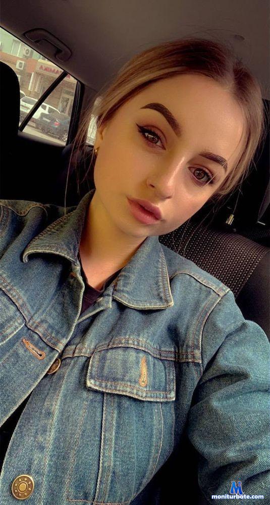 minnidivaa camsoda livecam performer profile