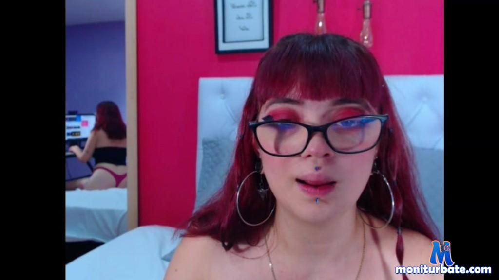 red-roxxane camsoda livecam performer profile