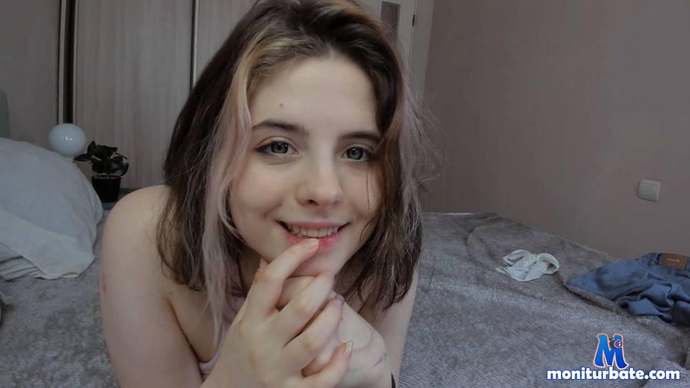 nessamore Camsoda performer 
