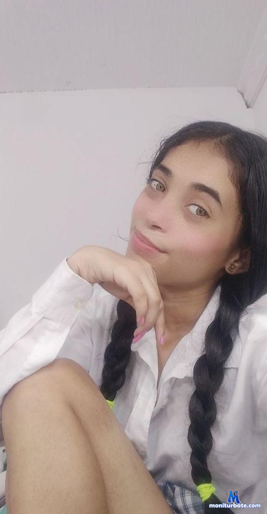 linda-petite Camsoda performer 
