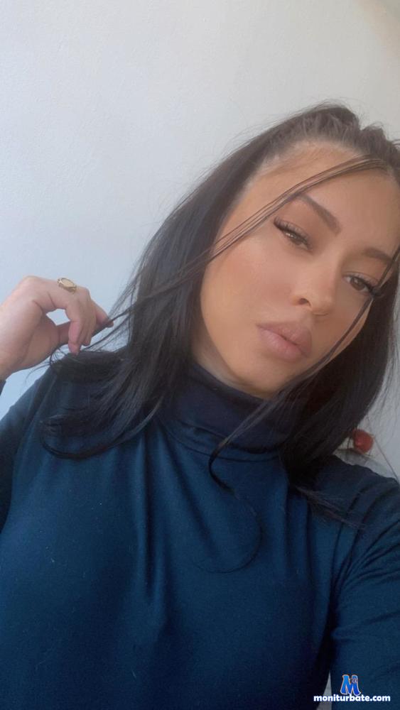 donnajaxon camsoda livecam performer profile