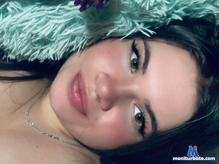 cherryy-fox camsoda livecam performer profile