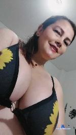 leilahot Camsoda livecam show performer room profile