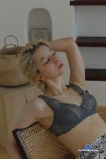 vesna Camsoda livecam show performer room profile