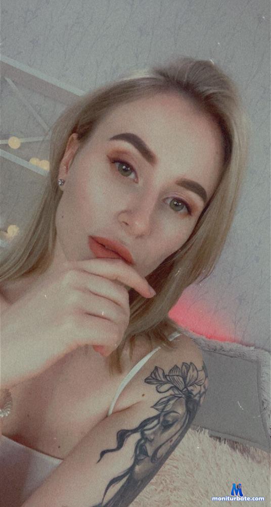 arolinanight Camsoda performer 