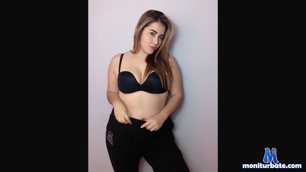arianna-18 Camsoda performer 