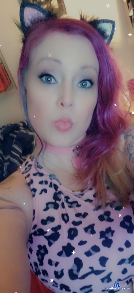 ladygiiant camsoda livecam performer profile
