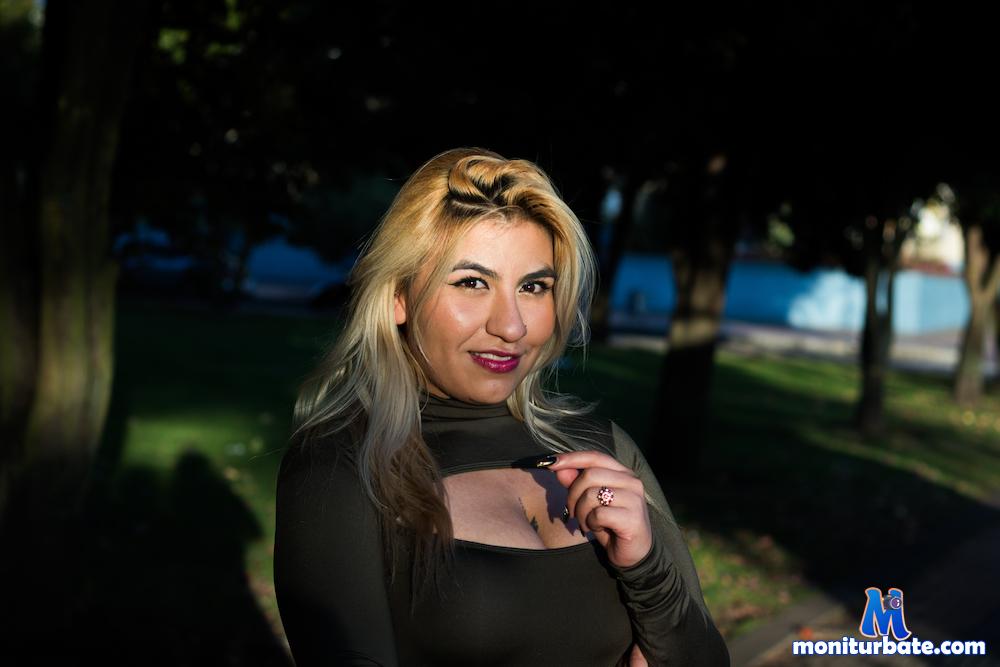 sophyatayloor camsoda livecam performer profile
