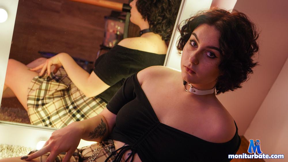 noracolins camsoda livecam performer profile