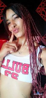 skinny-yizz Camsoda livecam show performer room profile