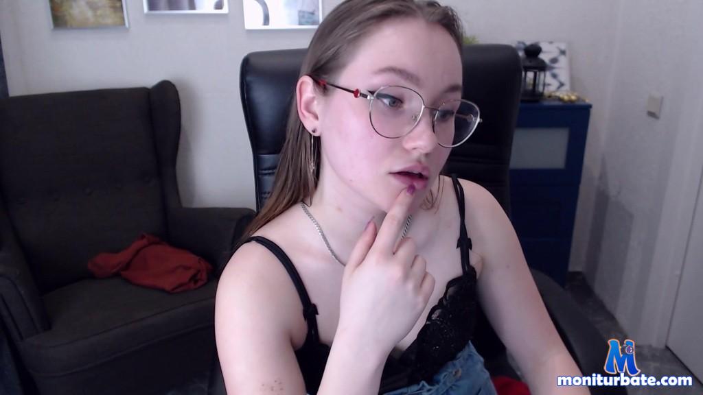 sweet-banny Camsoda performer big-tits cum feet fetish toys shaved-pussy lovense ass masturbation