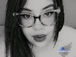 coorny-bee Camsoda livecam show performer room profile