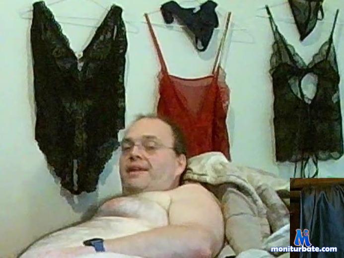 caressonnous camsoda livecam performer profile