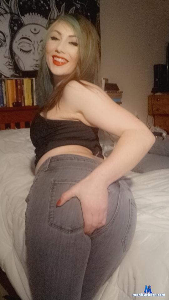 shy-college-girl camsoda livecam performer profile