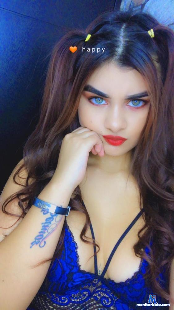 roxanne-green camsoda livecam performer profile