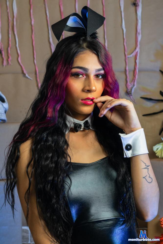 doll-ssquirts Camsoda performer 