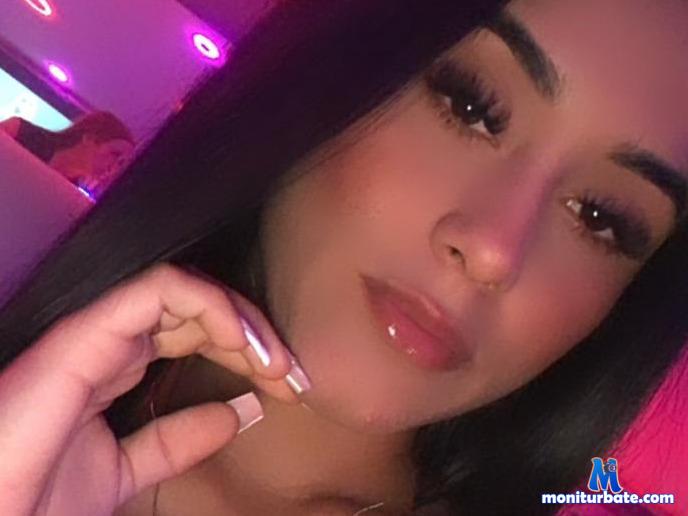 atenea-hottt camsoda livecam performer profile