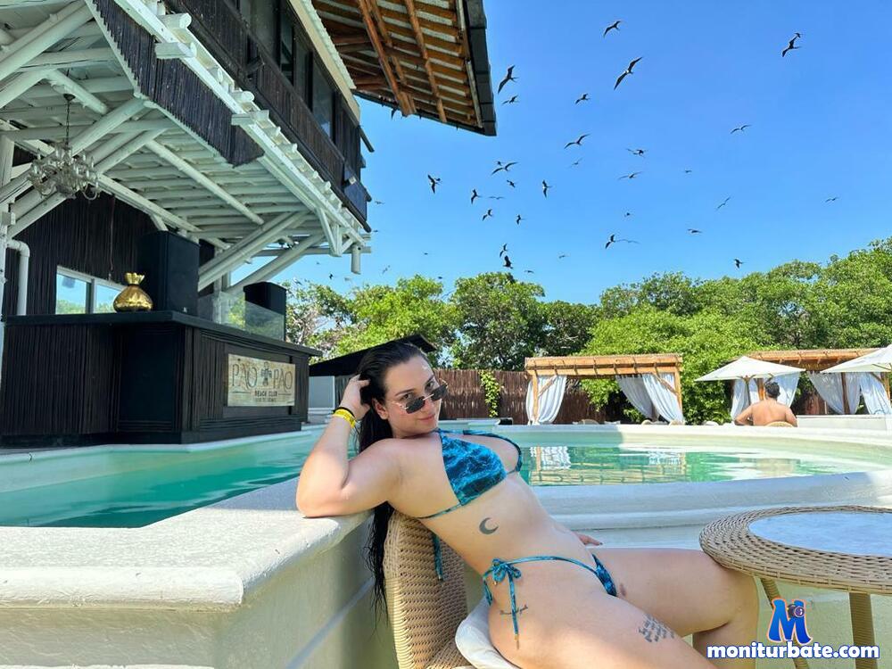 avalodge camsoda livecam performer profile