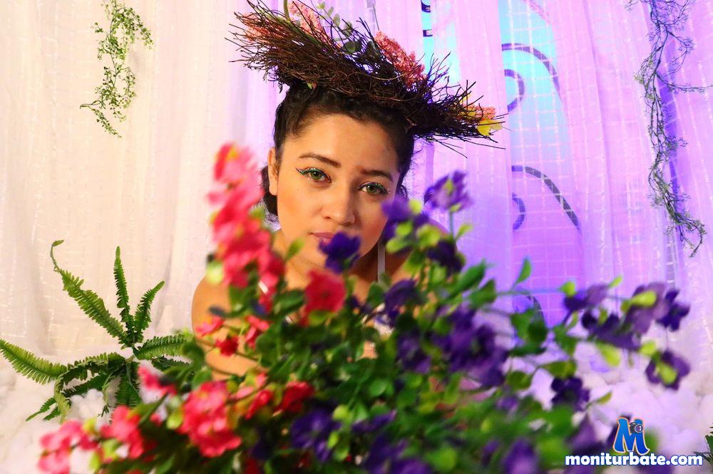 anngela-parra camsoda livecam performer profile