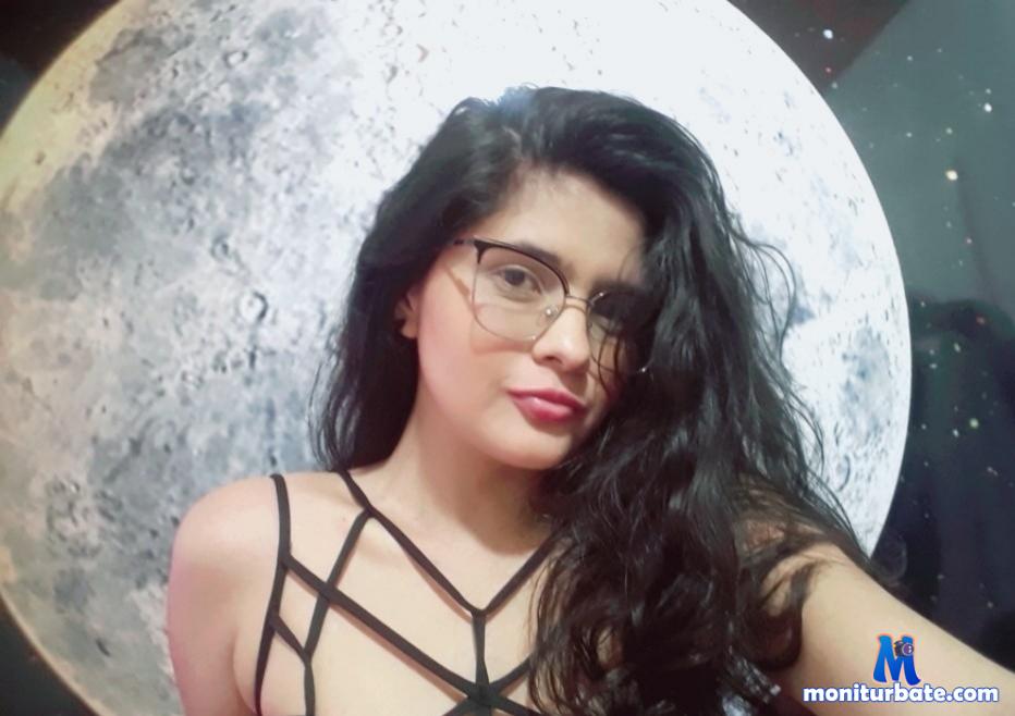 angiie-rossi camsoda livecam performer profile