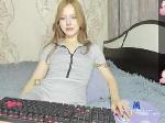 holydaygirl Camsoda livecam show performer room profile