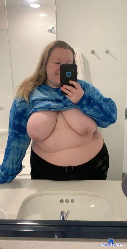 ariana-diamond21 Camsoda performer 