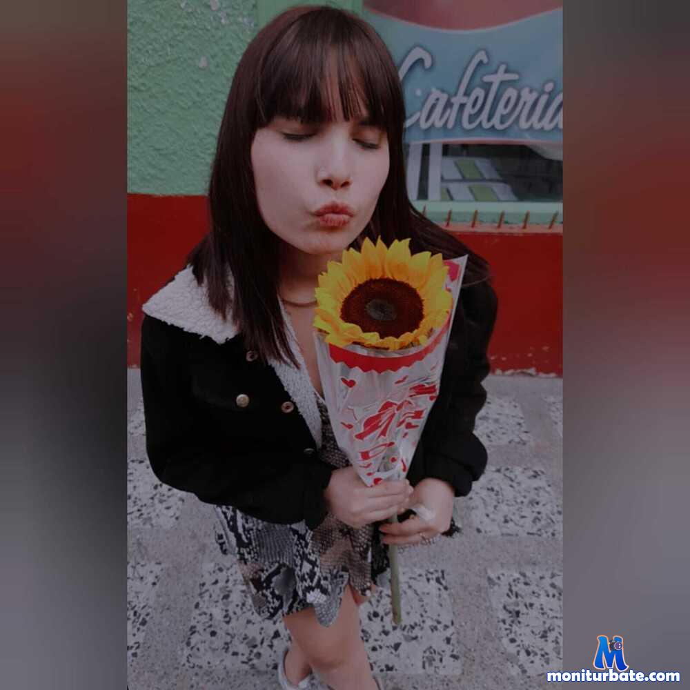 eeimy Camsoda performer 