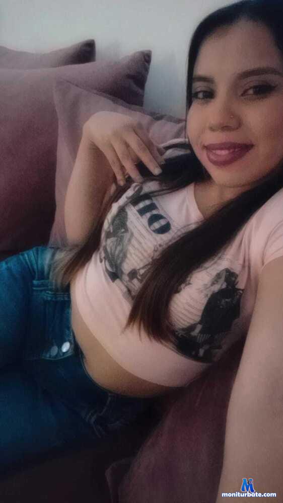 lunablais camsoda livecam performer profile