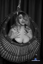 meanawolf Camsoda livecam show performer room profile