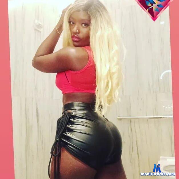 luxury-kola camsoda livecam performer profile