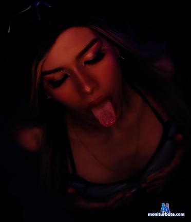 isabellareyes1 camsoda livecam performer profile