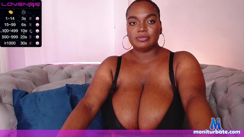 valeryromero Camsoda performer black latina big-tits curvy feet fetish shaved-pussy lovense squirter nature bbw big