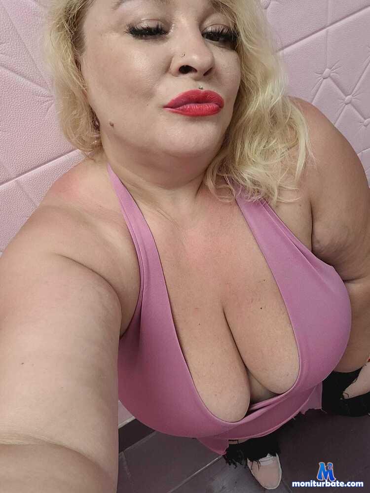 ariannamilf camsoda livecam performer profile