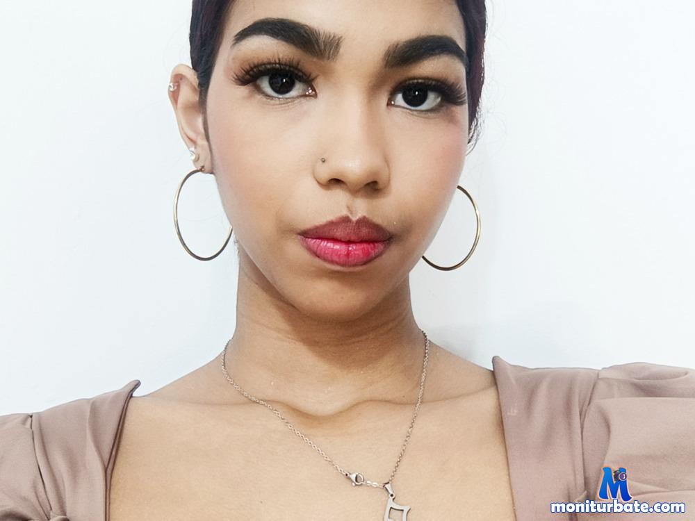 elyana-falls camsoda livecam performer profile