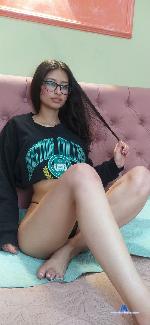 katniss-lovee Camsoda livecam show performer room profile