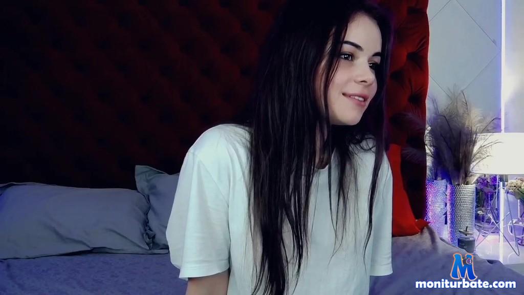 monakimm Camsoda performer curvy brunette feet toys shaved-pussy lovense masturbation small-tits